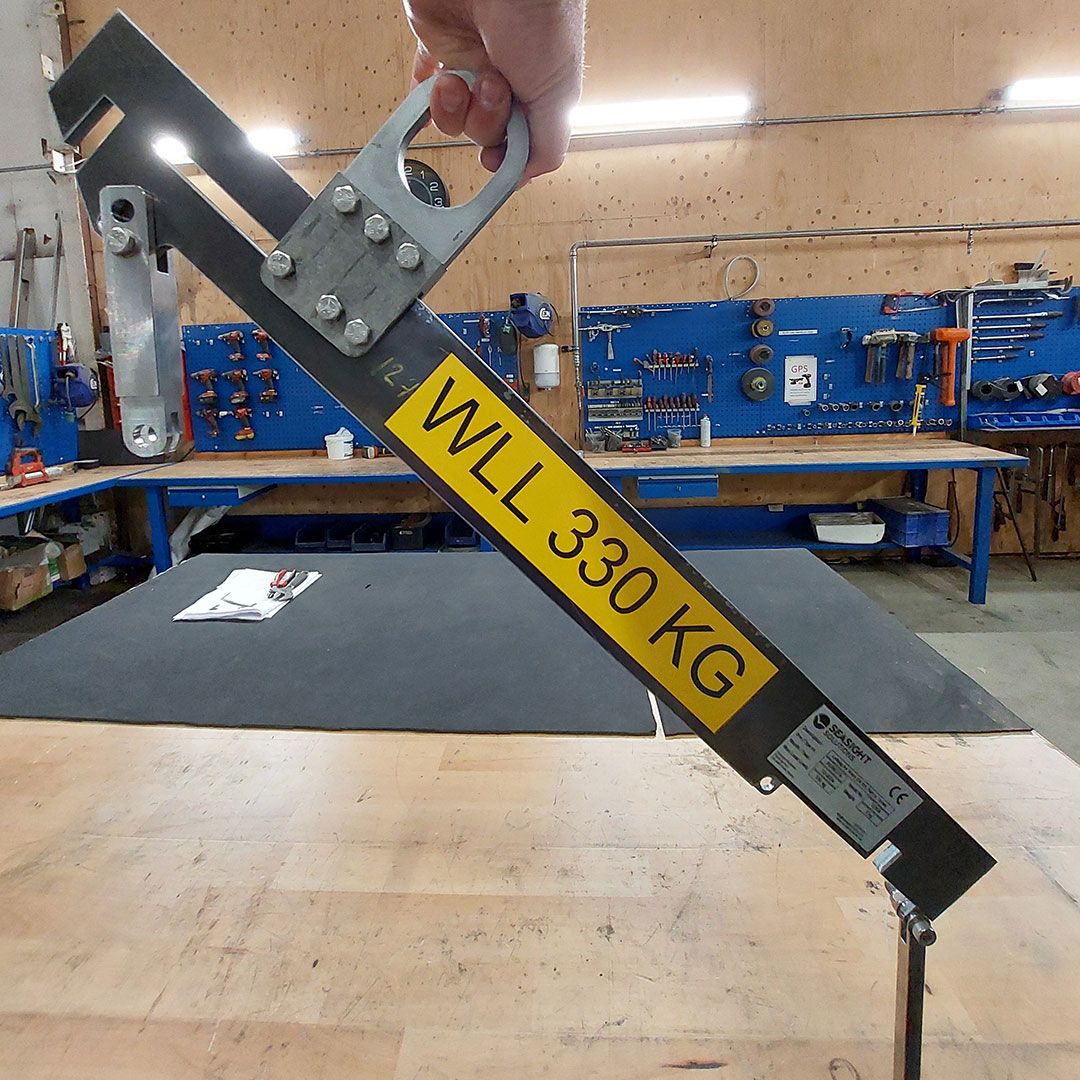 lifting-yoke---EH-101-04